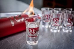 Vegefeuer Kräuter-Likör - Premium Liqueur - 55% - 700ml -Grillen Im Freien 19386 Vegefeuer Glaeser Set
