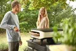 COZZE Pizzaofen Elektrisch 42,5 Cm (17") - Inkl. Pizzastein & Hitzeschild -Grillen Im Freien COZZE Elektro Pizzaofen 17 Zoll Lifestyle