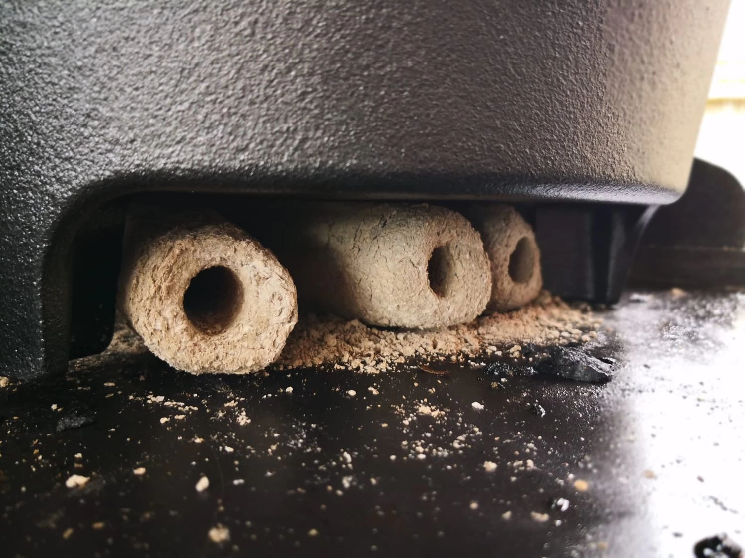 Grillfürst Dutch Oven Set BBQ Edition DO2 - X-DEAL Inkl. Tragetasche / Aufbewahrungstasche, Gusseisen Pflege Und Deckelheber 12 Grillfürst Dutch Oven Set BBQ Edition DO2 - X-DEAL Inkl. Tragetasche / Aufbewahrungstasche, Gusseisen Pflege Und Deckelheber – Bild 10