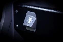 Napoleon Rogue SE 525 Gasgrill - All-black - Grillfürst Edition Inkl. Abdeckhaube - SMART Deal Inkl. Grillfürst Grill Control - Modell 2022 -Grillen Im Freien Flaschenoeffner all black