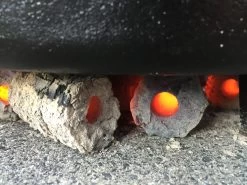 Greek Fire Holzkohlebriketts 20kg 14 Greek Fire Holzkohlebriketts 20kg -Grillen Im Freien Greek Fire unter Dutch Oven