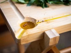 Grillfürst Grill Beistelltisch / Klapptisch Mit Abnehmbaren Schneidebrett 63 Cm X 40 Cm -Grillen Im Freien Grillfuerst Bambus Grilltisch Schneidbrett Saftrinne