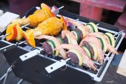 Knister Grill Small - Holzkohle Kompaktgrill -Grillen Im Freien Knister Small Holzkohlegrill Spiesse