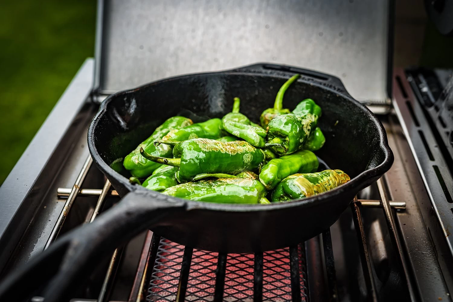 Grillfürst G520G 5-Brenner Gasgrill - 1. FC Köln Edition - Gusseisenroste 16 Grillfürst G520G 5-Brenner Gasgrill - 1. FC Köln Edition - Gusseisenroste – Bild 14