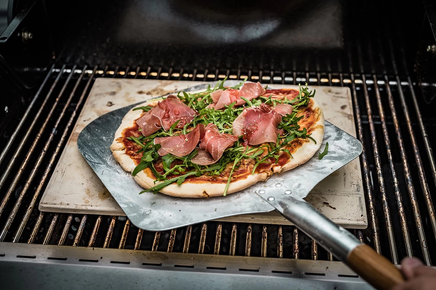 Grillfürst G520G 5-Brenner Gasgrill - 1. FC Köln Edition - Gusseisenroste 15 Grillfürst G520G 5-Brenner Gasgrill - 1. FC Köln Edition - Gusseisenroste – Bild 13