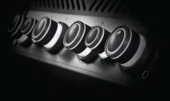 Napoleon Rogue SE 525 Gasgrill - All-black - Grillfürst Edition Inkl. Abdeckhaube - SMART Deal Inkl. Grillfürst Grill Control - Modell 2022 -Grillen Im Freien Napoleon Gasgrill SE525 Drehregler beleuchtet