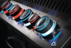 Napoleon Prestige 500 Gasgrill, Schwarz - Mit Safety Glow - X-DEAL Inkl. Grillthermometer, Schneidebrett Und Windschild Für SIZZLE ZONE -Grillen Im Freien Napoleon Prestige 500 Safety Glow Drehreglerbeleuchtung