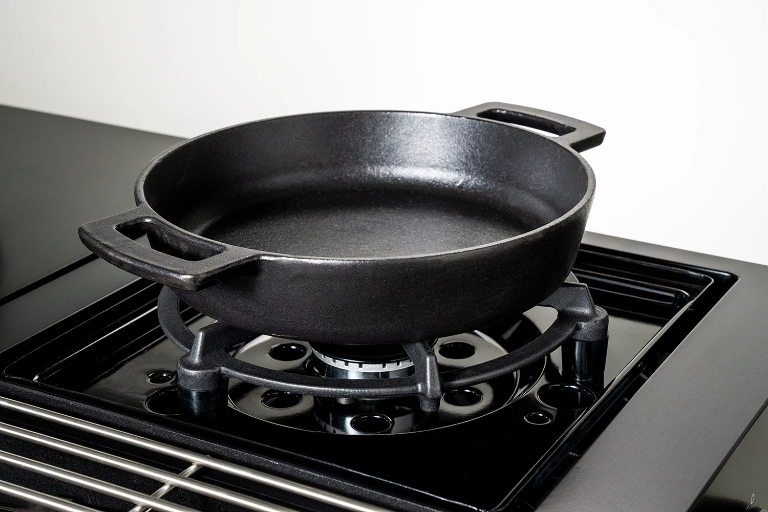 Outdoorchef Gusseisen Pfanne Ø 24 Cm 3 Outdoorchef Gusseisen Pfanne Ø 24 Cm