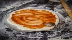 Grillfürst Pizzastein 33 Cm Mit Pizzablech 17 Grillfürst Pizzastein 33 Cm Mit Pizzablech -Grillen Im Freien Pizzablech Teig Tomatensauce