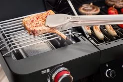 Rösle Videro G2-S VARIO+ Schwarz Gasgrill - FC Bayern Edition - Inkl. FC Bayern Abdeckhaube Und Grillbürste -Grillen Im Freien Roesle Videro FC Bayern Edition Prime Zone