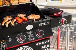 Rösle Videro G2-S VARIO+ Schwarz Gasgrill - FC Bayern Edition - Inkl. FC Bayern Abdeckhaube Und Grillbürste -Grillen Im Freien Roesle Videro G2 S FC Bayern Grill