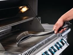 Napoleon Grillbürste Mit Edelstahlborsten Und Grillschaber -Grillen Im Freien napoleon grillbuerste anwendung schaber 62052