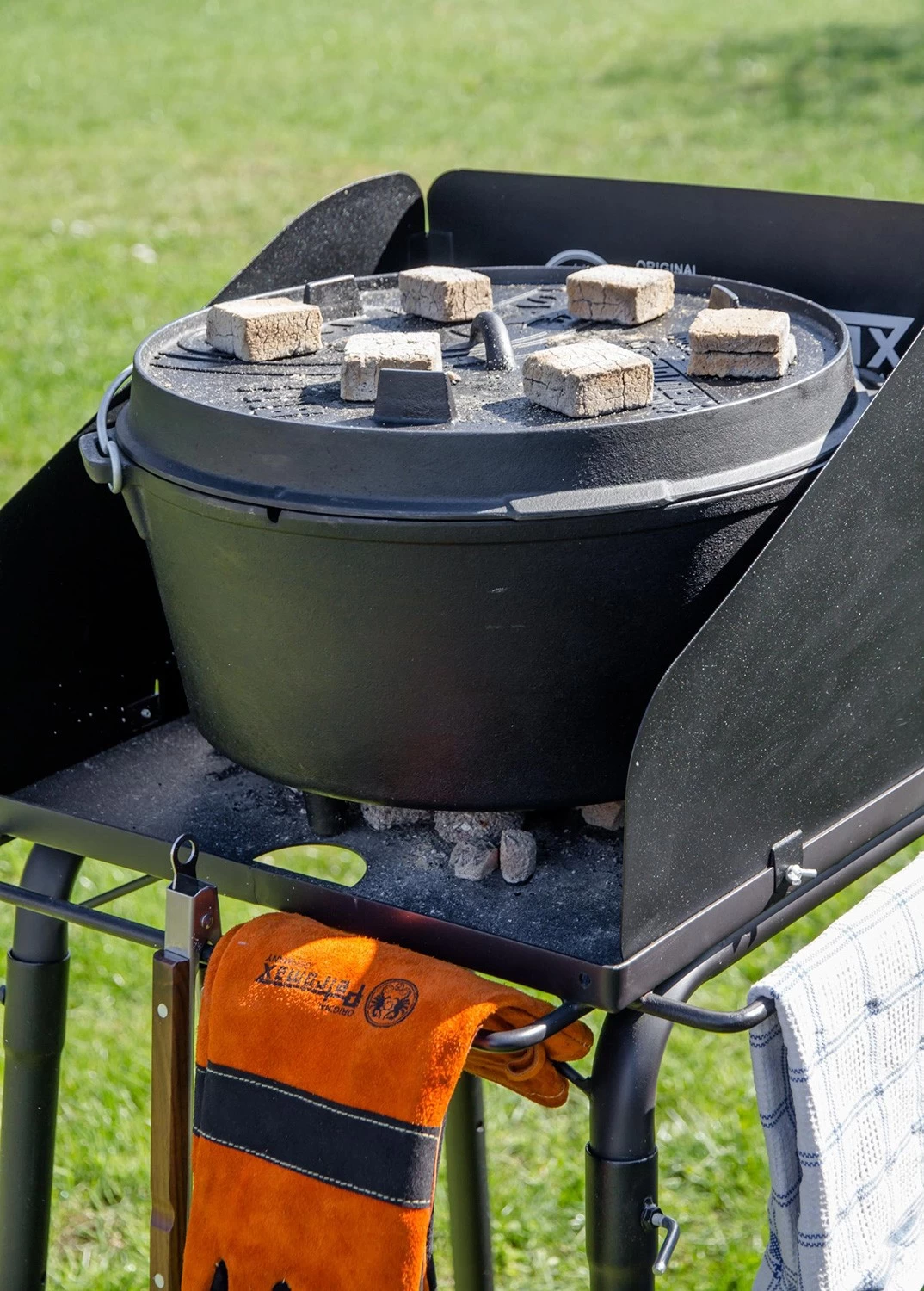 Petromax Feuertopf Tisch Fe45 (klein) 4 Petromax Feuertopf Tisch Fe45 (klein) – Bild 2